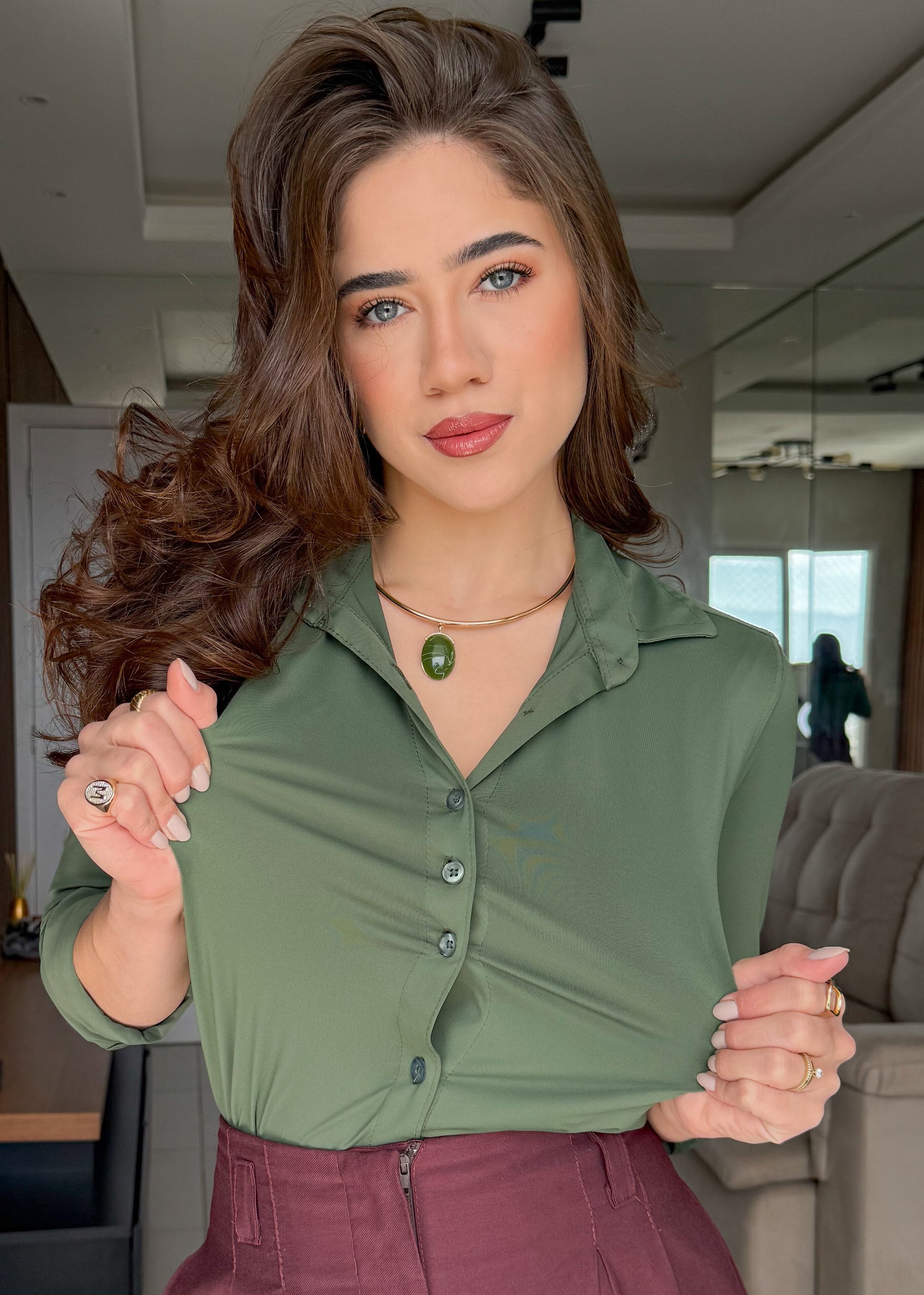 Camisa Feminina Social Manga Longa Ultra Tech Verde Musgo